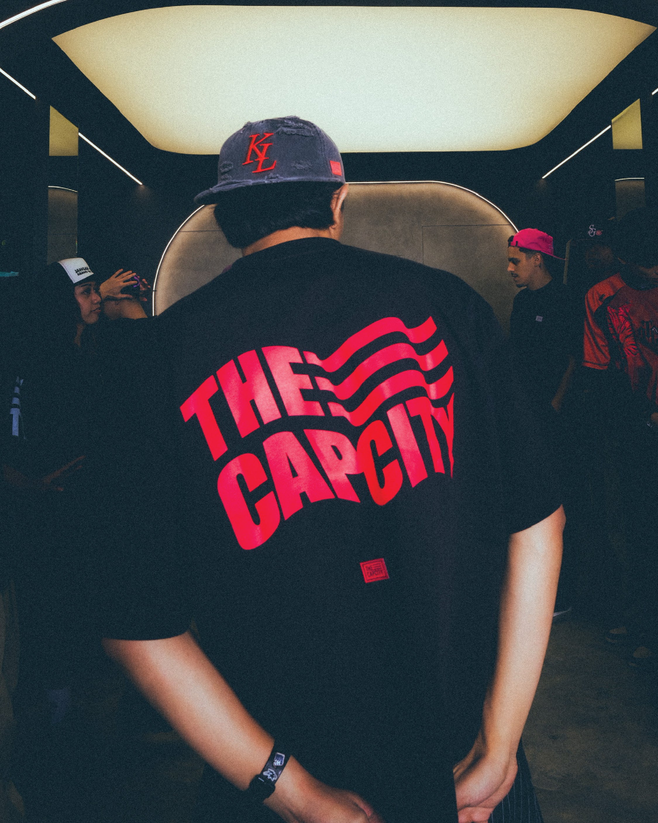 TCC WAVING FLAG TEE COLLECTION