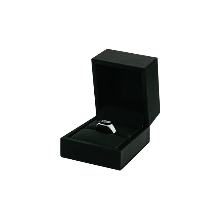 WAVING FLAG SIGNET STYLE RING