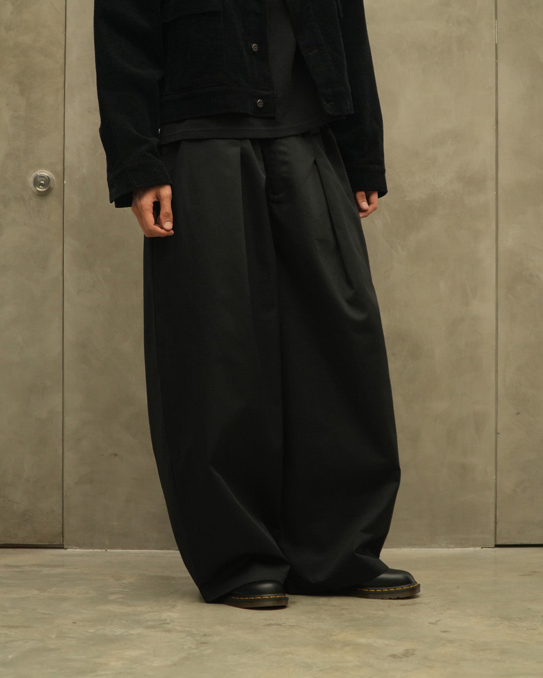 TCC PLEATED WIDE LEG PANTS