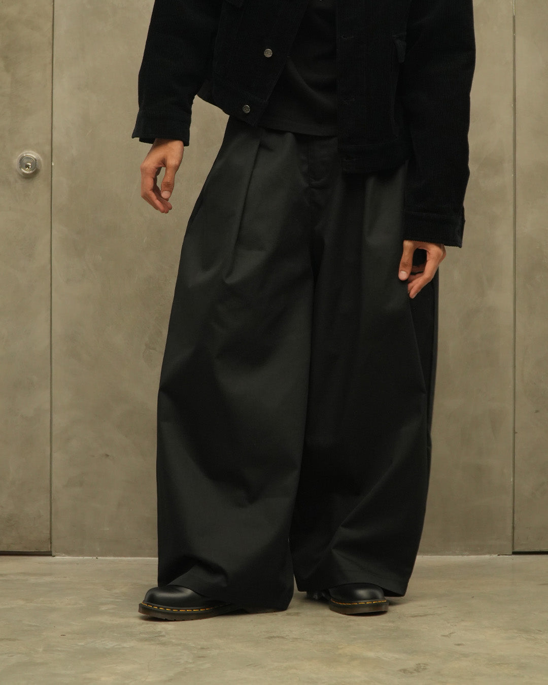 TCC PLEATED WIDE LEG PANTS